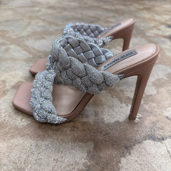 Steve Madden Size 9 Silver Braided Heels - Picture 4 of 11